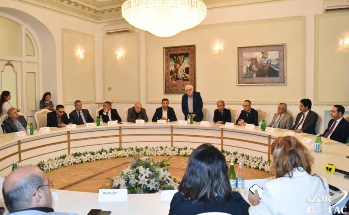 “Şuşaya salam” Beynəlxalq Poeziya layihəsinin təqdimatı olub - FOTOLAR “Şuşaya salam” Beynəlxalq Poeziya layihəsinin təqdimatı olub - FOTOLAR