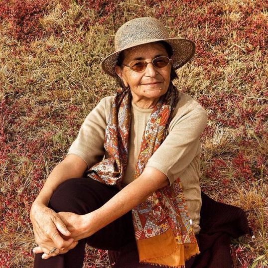 "Səni qurtum-qurtum deyil,  damla-damla içəcəyəm" - Xuraman Hüseynzadə "Səni qurtum-qurtum deyil,  damla-damla içəcəyəm" - Xuraman Hüseynzadə