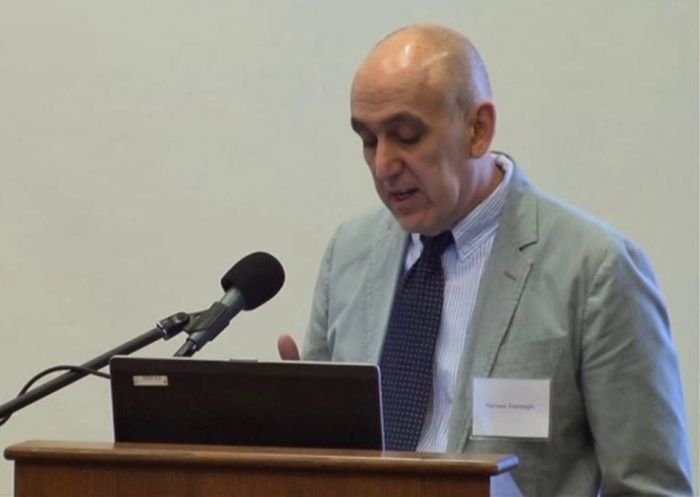 Ədəbi dilimiz və dilçilərimizin konseptual yanlışı - Nəriman QASIMOĞLU yazır Ədəbi dilimiz və dilçilərimizin konseptual yanlışı - Nəriman QASIMOĞLU yazır