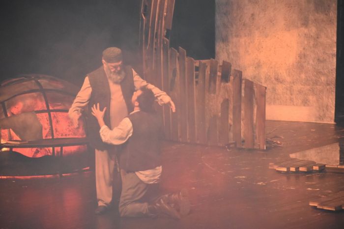 İstanbulda Hüseyn Cavidin “İblis” əsəri tamaşaya qoyulub İstanbulda Hüseyn Cavidin “İblis” əsəri tamaşaya qoyulub