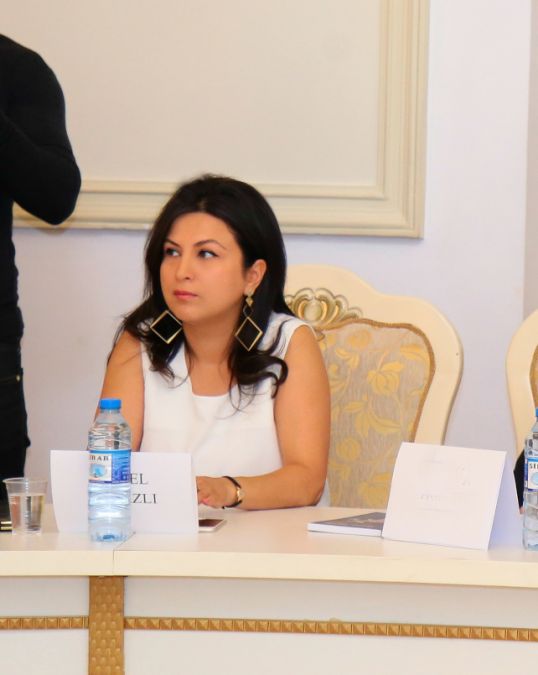 Təsvirin təkamül prosesi və ya boğazdan yuxarı yazılan Vətən şeirləri... - Günel EYVAZLI yazır Təsvirin təkamül prosesi və ya boğazdan yuxarı yazılan Vətən şeirləri... - Günel EYVAZLI yazır