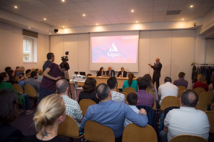 Fransada Çingiz Abdullayevin “Şübhəsiz metamorfoz” kitabının təqdimatı olub Fransada Çingiz Abdullayevin “Şübhəsiz metamorfoz” kitabının təqdimatı olub