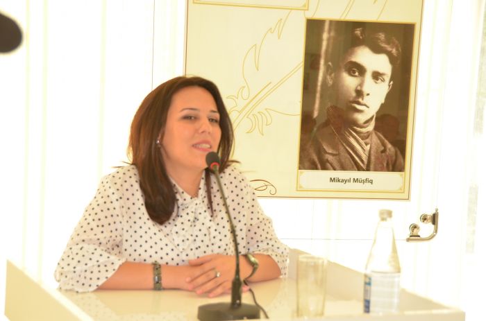 Aygün Cəfərovanın "Nəsimi yaradıcılığında folklor izləri" adlı kitabının təqdimat mərasimi keçirilib Aygün Cəfərovanın "Nəsimi yaradıcılığında folklor izləri" adlı kitabının təqdimat mərasimi keçirilib