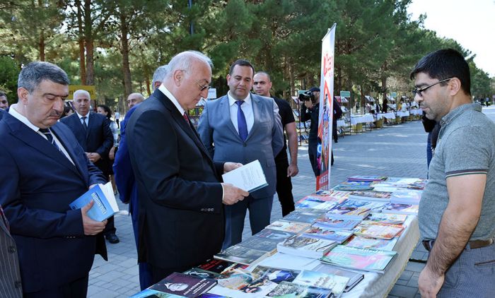 Sumqayıtda I Kitab Yarmarkası keçirilib - FOTOLAR