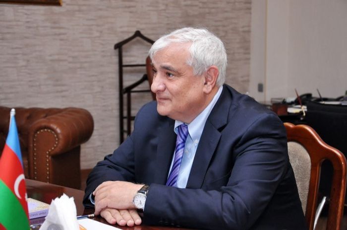 Füzuli inanır... - Kamal Abdulla - Esse Füzuli inanır... - Kamal Abdulla - Esse