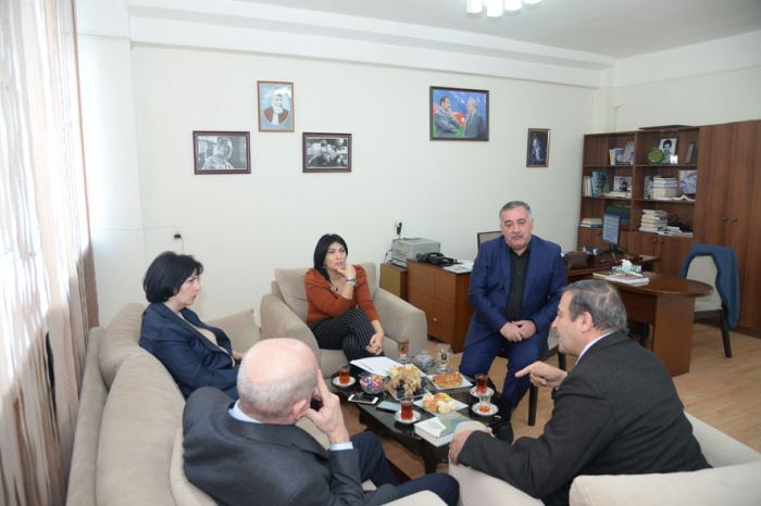 Biz məhz o sənədlərin əsasında real tariximizin mənzərəsini yarada bilərik Biz məhz o sənədlərin əsasında real tariximizin mənzərəsini yarada bilərik