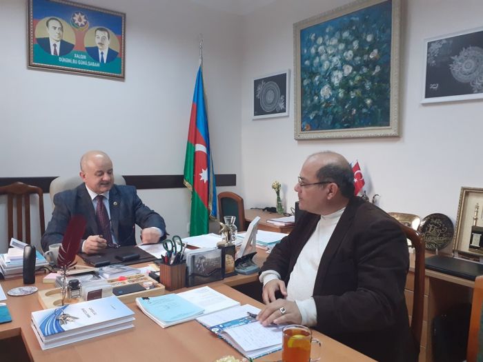 "Sənət hücrəsi"nin budəfəki  qonağı professor, şair, - "Vektor" Beynəlxaq Elm Mərkəzinin  prezidenti Elçin İsgəndərzadədir "Sənət hücrəsi"nin budəfəki  qonağı professor, şair, - "Vektor" Beynəlxaq Elm Mərkəzinin  prezidenti Elçin İsgəndərzadədir