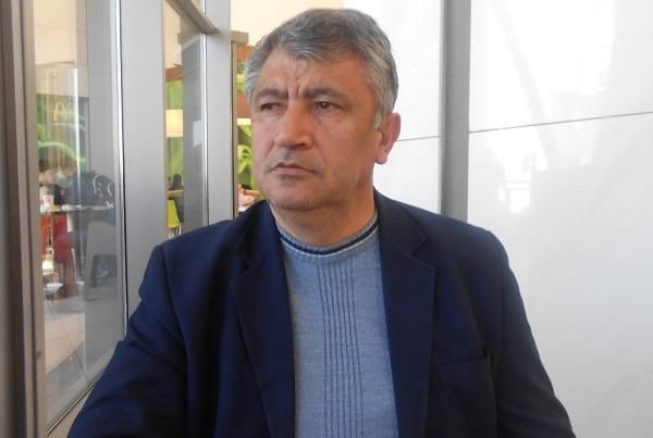 Qəşəm Nəcəfzadə: "Uşaq olmaq çətindir, uşaq şairi olmaq ondan da çətin" Qəşəm Nəcəfzadə: "Uşaq olmaq çətindir, uşaq şairi olmaq ondan da çətin"