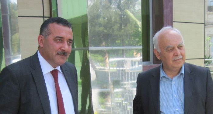 "Əsl hədəf ortaq milli kimlik, yəni türklükdür, ortaq dil deyil! Kimlik ayrı olacaqsa dilinin ortaq olmasının nə əhəmiyyəti var?" "Əsl hədəf ortaq milli kimlik, yəni türklükdür, ortaq dil deyil! Kimlik ayrı olacaqsa dilinin ortaq olmasının nə əhəmiyyəti var?"