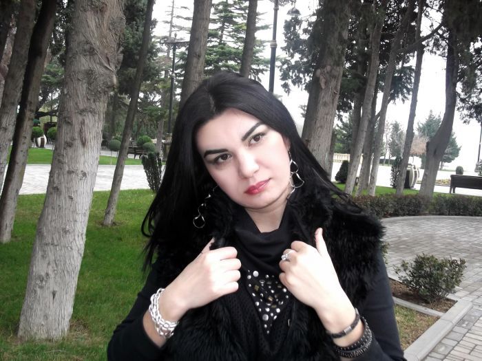 "Qarışqa təqvimi", "Durna adam" və "Küknarlara məktub" - Xuraman Hüseynzadə yazır "Qarışqa təqvimi", "Durna adam" və "Küknarlara məktub" - Xuraman Hüseynzadə yazır