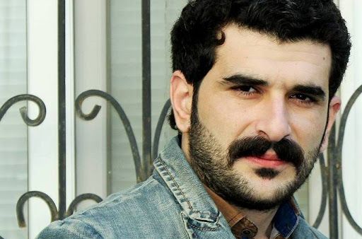 Torpaq insanı udanda qəbir olur, insan torpağı udanda - Şəhid - Şəhriyar del GERANİ Torpaq insanı udanda qəbir olur, insan torpağı udanda - Şəhid - Şəhriyar del GERANİ