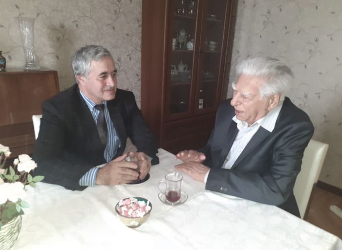 "Həmişə yoluma yaxşılar çıxıb" - Görkəmli alim, yazıçı və tərcüməçi Xeyrulla Əliyevlə  könül söhbəti "Həmişə yoluma yaxşılar çıxıb" - Görkəmli alim, yazıçı və tərcüməçi Xeyrulla Əliyevlə  könül söhbəti