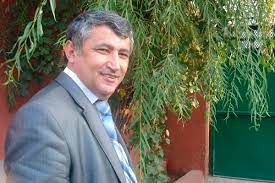 "Bizi barışdırmağa bir vergül bəsdi, Bizi öldürməyə bir nöqtə yetər..." - Şeirlər - Qəşəm NƏCƏFZADƏ "Bizi barışdırmağa bir vergül bəsdi, Bizi öldürməyə bir nöqtə yetər..." - Şeirlər - Qəşəm NƏCƏFZADƏ
