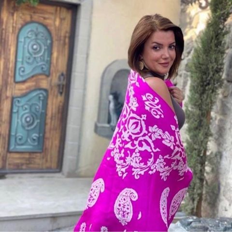 "Mən bir sevda quluyam" - Aynur Qafarlıdan sevgi şeirləri "Mən bir sevda quluyam" - Aynur Qafarlıdan sevgi şeirləri