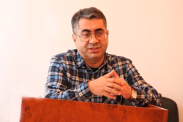 Ədəbi suprematizm: minimalist şeirlər - Əli Şirin ŞÜKÜRLÜ Ədəbi suprematizm: minimalist şeirlər - Əli Şirin ŞÜKÜRLÜ