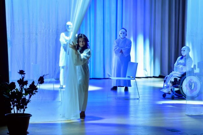 "Solğun sevgilər” yeni səhnəsində - FOTOLAR "Solğun sevgilər” yeni səhnəsində - FOTOLAR