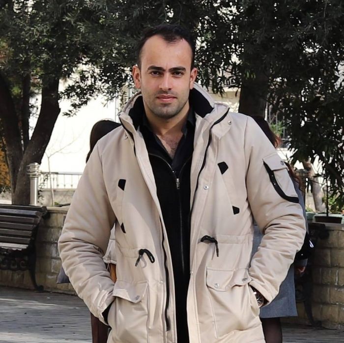 "Sevda yaşımdaykən ölmək, Payız başımdaykən ölmək.” - Şeirlər. Təvəkgül BOYSUNAR "Sevda yaşımdaykən ölmək, Payız başımdaykən ölmək.” - Şeirlər. Təvəkgül BOYSUNAR