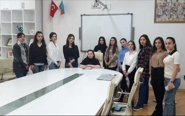 Ədəbiyyat İnstitutunda təcrübəçi tələbələrlə görüş keçirilib Ədəbiyyat İnstitutunda təcrübəçi tələbələrlə görüş keçirilib