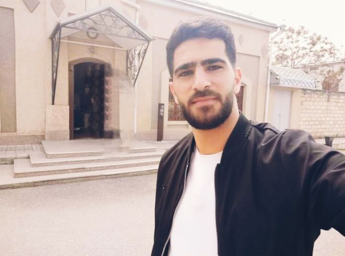 "And olsun yarı canıma - Getməyə bir yerim olsa, tüpürərəm dabanıma..." - Şeirlər. Həsən KÜR "And olsun yarı canıma - Getməyə bir yerim olsa, tüpürərəm dabanıma..." - Şeirlər. Həsən KÜR