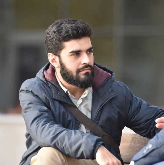 "Poeziya nəsrdən daha ciddi hadisədir..." - "Fikir bucağı" layihəsinin qonağı  şair, esseist Rəvan Caviddir "Poeziya nəsrdən daha ciddi hadisədir..." - "Fikir bucağı" layihəsinin qonağı  şair, esseist Rəvan Caviddir