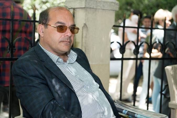 Tərsinə çevrilmiş dünya - Devid Qrossmanın "Bir at bara girir"  romanı üzərinə notlar - Kənan HACI Tərsinə çevrilmiş dünya - Devid Qrossmanın "Bir at bara girir"  romanı üzərinə notlar - Kənan HACI