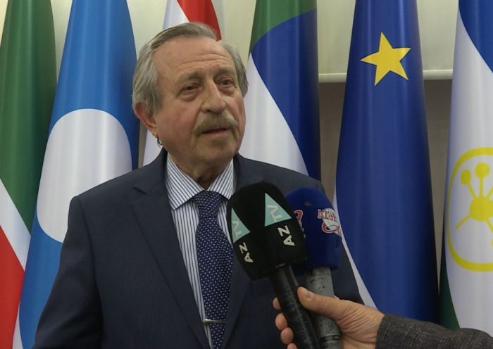 "Dünyada halk kültürünün,  halklar arasında yakınlaşmaya  ve dünya barışına büyük katkılar  sağlayacağına bizler inanıyoruz" - Hayrettin İvginlə söhbət "Dünyada halk kültürünün,  halklar arasında yakınlaşmaya  ve dünya barışına büyük katkılar  sağlayacağına bizler inanıyoruz" - Hayrettin İvginlə söhbət