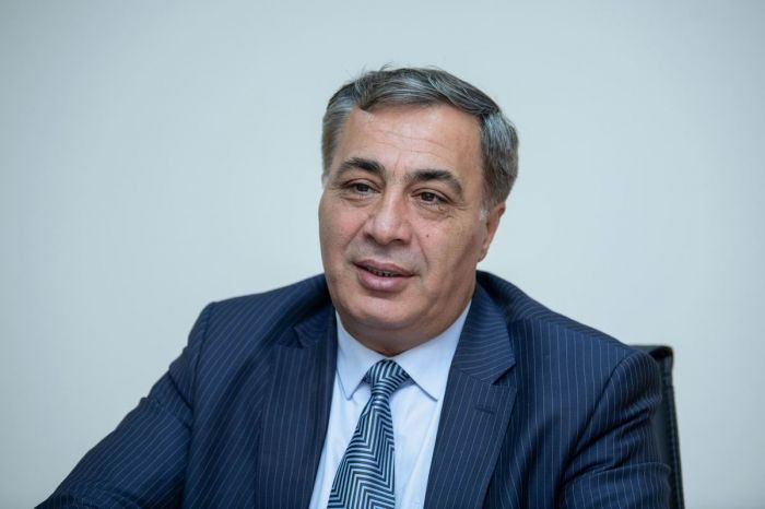 "AYB sədrliyi qurultayda həll olunan məsələdir" - Əsəd Cahangirin Ləman Ələşrəfqızı ilə söhbəti (İxtisarla) "AYB sədrliyi qurultayda həll olunan məsələdir" - Əsəd Cahangirin Ləman Ələşrəfqızı ilə söhbəti (İxtisarla)