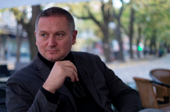 "Post-modernist sənətçi  orta yaş böhranından  əziyyət çəkən modernistdir" - Georgi Qospodinovun müsahibəsi "Post-modernist sənətçi  orta yaş böhranından  əziyyət çəkən modernistdir" - Georgi Qospodinovun müsahibəsi