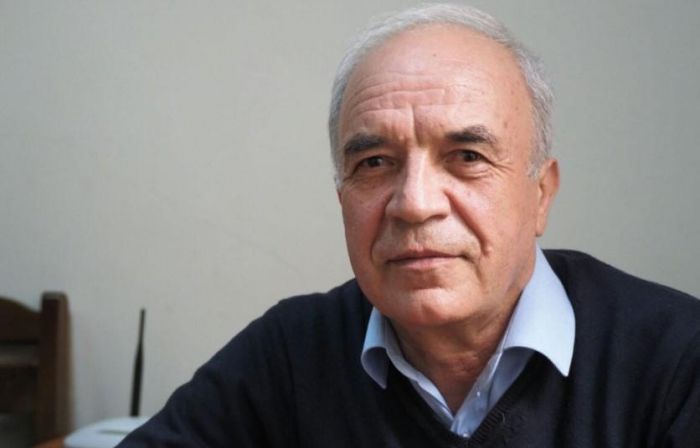 Hər kəs özü qəlbinin  ümmanından xəbərsiz... - Şeirlər. Əhməd QƏŞƏMOĞLU Hər kəs özü qəlbinin  ümmanından xəbərsiz... - Şeirlər. Əhməd QƏŞƏMOĞLU