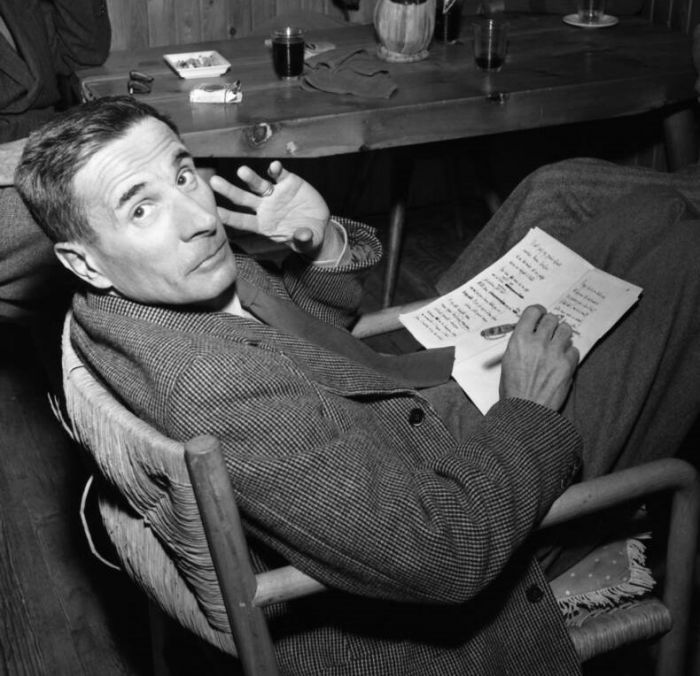 Yazarın sirri - Dino BUTSATİ Yazarın sirri - Dino BUTSATİ