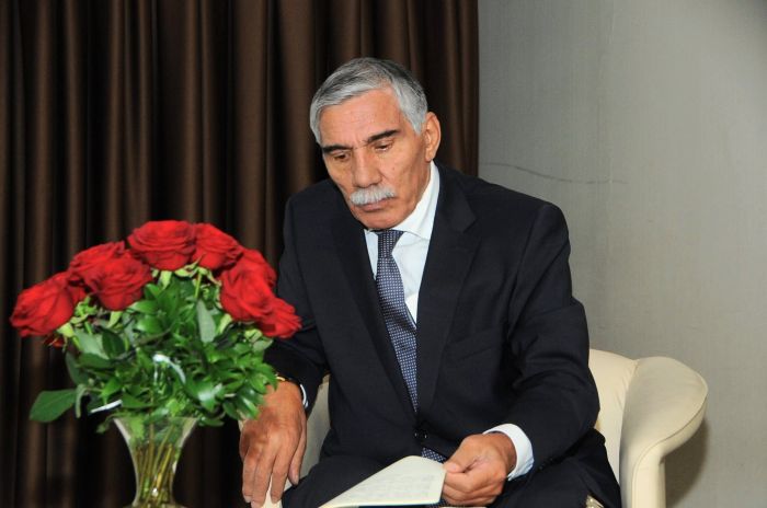 Zəlimxan dediyi sözə salam ver... - 21 yanvar Xalq şairi Zəlimxan Yaqubun doğum günüdür | Edebiyyatqazeti.az