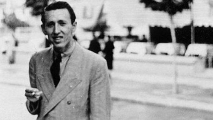 Beni bu güzel havalar mahvetti - Orhan Veli. Şeirlər Beni bu güzel havalar mahvetti - Orhan Veli. Şeirlər