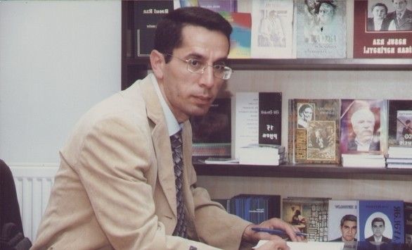 Sənsən hər yer... - Qulu Ağsəsin şeiri öz ifasında - VİDEO Sənsən hər yer... - Qulu Ağsəsin şeiri öz ifasında - VİDEO