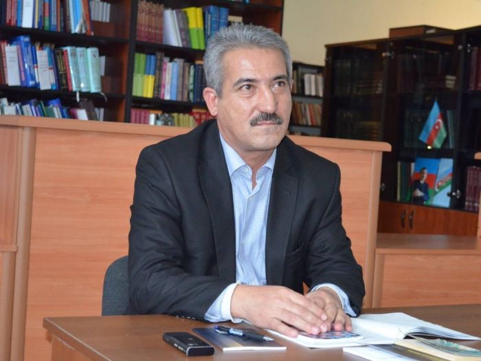 Mən yazanlar şeir yox, Tanrının möcüzəsi... - İbrahim İlyaslının şeirləri Mən yazanlar şeir yox, Tanrının möcüzəsi... - İbrahim İlyaslının şeirləri