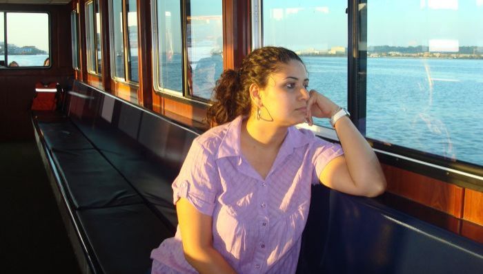 Dünyanı çiynində  daşıyan dostum - Ülviyyə Heydərova. Günel Eminlinin xatirəsinə Dünyanı çiynində  daşıyan dostum - Ülviyyə Heydərova. Günel Eminlinin xatirəsinə