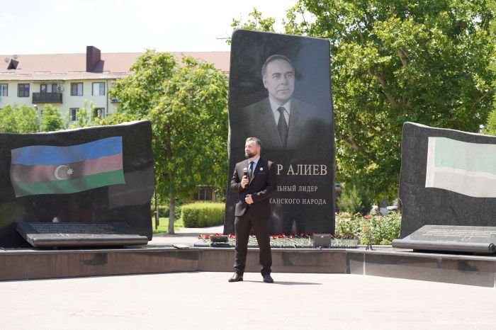 Ümummilli lider Heydər Əliyevin 100 illik yubileyi Qroznıda qeyd olunub - FOTOLAR