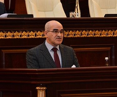 Müasir Azərbaycan  ədəbiyyatı oçerkləri:Əli Əmirli - müstəqilliyin dramatikası - Tehran ƏLİŞANOĞLU Müasir Azərbaycan  ədəbiyyatı oçerkləri:Əli Əmirli - müstəqilliyin dramatikası - Tehran ƏLİŞANOĞLU