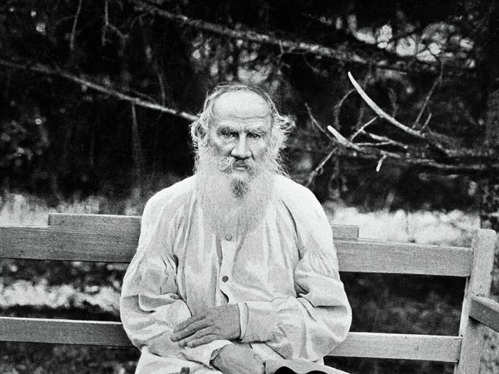 "Gec-tez qeyri-adi insan olduğum fikrinə alışmalıyam" - Lev Tolstoyun fikirləri