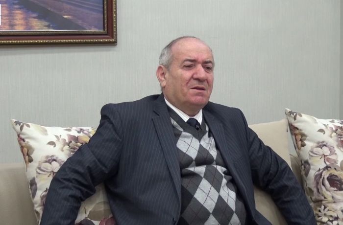 Payızda hər ağacın altı bir məzarlıqdı... - Ağacəfər Həsənlinin şeirləri Payızda hər ağacın altı bir məzarlıqdı... - Ağacəfər Həsənlinin şeirləri