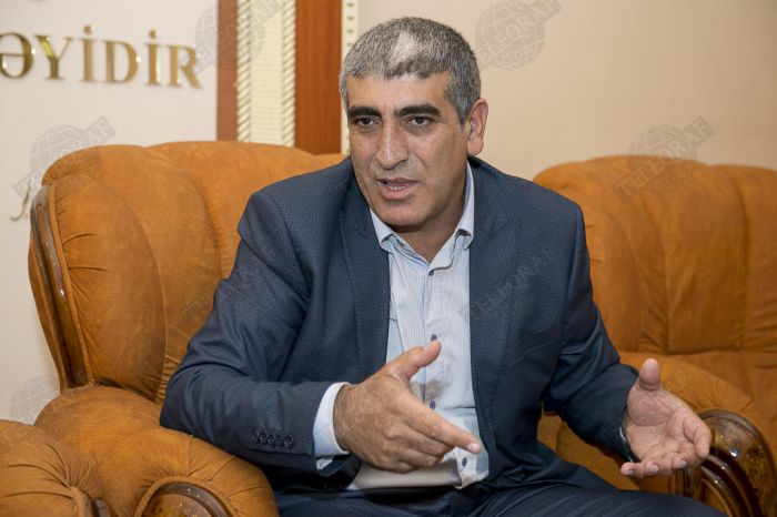 Mifik ağacın  oyanış bəyannaməsi. Orxon-Yenisey  əlifbasının  ətrini verən  adam - Xanəmir Telmanoğlu Xalq yazıçısı Anar haqqında yazır Mifik ağacın  oyanış bəyannaməsi. Orxon-Yenisey  əlifbasının  ətrini verən  adam - Xanəmir Telmanoğlu Xalq yazıçısı Anar haqqında yazır