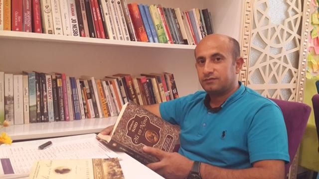 Yasəmən qoxusuna qarışıb qayıdaram... - Elxan Yurdoğlunun şeirləri Yasəmən qoxusuna qarışıb qayıdaram... - Elxan Yurdoğlunun şeirləri