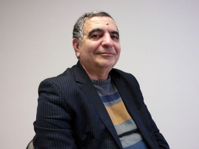 İki yekə, qalın stəkan - Hacı Firudin Qurbansoyun hekayəsi İki yekə, qalın stəkan - Hacı Firudin Qurbansoyun hekayəsi