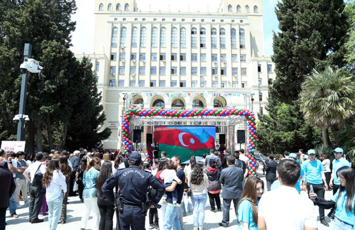 Bakıda III Türk Dünyası Ədəbiyyat və Kitab Festivalı - keçirilir - FOTOLAR