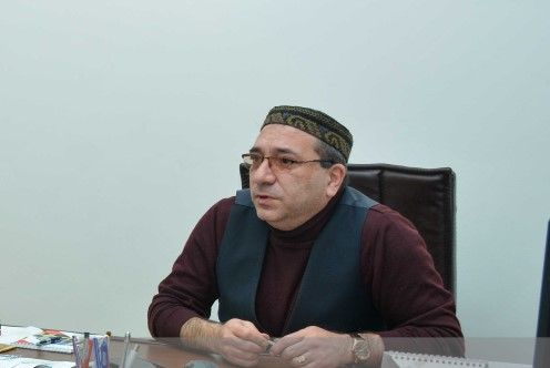 Kinomuzun  "Don Kixot"u - Kinorejissor Cahangir Mehdiyevin yaradıcılığı üzərində gəzişmə Kinomuzun  "Don Kixot"u - Kinorejissor Cahangir Mehdiyevin yaradıcılığı üzərində gəzişmə