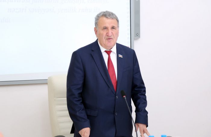 Ədəbiyyatda bütövlük və ədəbi prosesdə  nəzəri dərinlik Ədəbiyyatda bütövlük və ədəbi prosesdə  nəzəri dərinlik