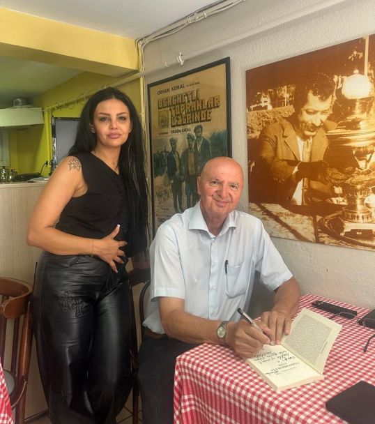 Orxan Kamalın oğlu olmaq və ya Nazim Hikmətlə 3 il yarım... - İşık Öğütçü ilə müsahibə - FOTOLAR Orxan Kamalın oğlu olmaq və ya Nazim Hikmətlə 3 il yarım... - İşık Öğütçü ilə müsahibə - FOTOLAR