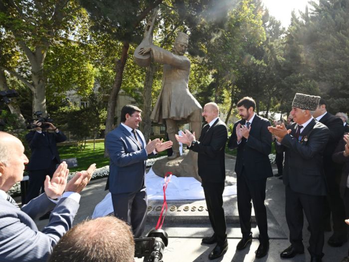 Prezident İlham Əliyev Bakıda Aşıq Ələsgərin abidəsinin açılışında - iştirak edib - FOTOLAR