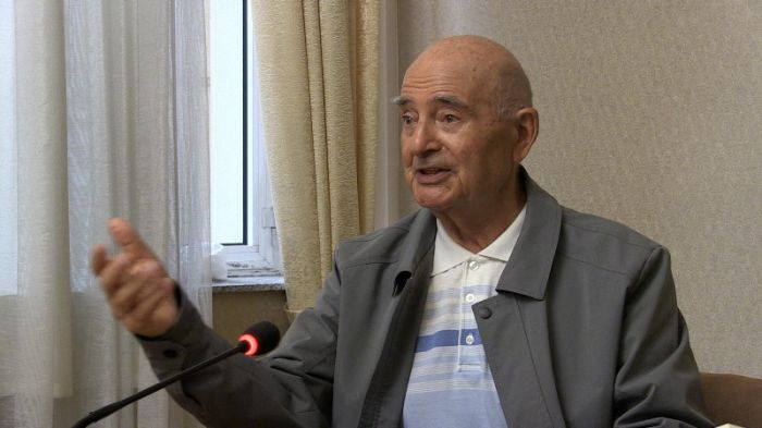 Ay it... - Qərib Mehdinin hekayəsi Ay it... - Qərib Mehdinin hekayəsi