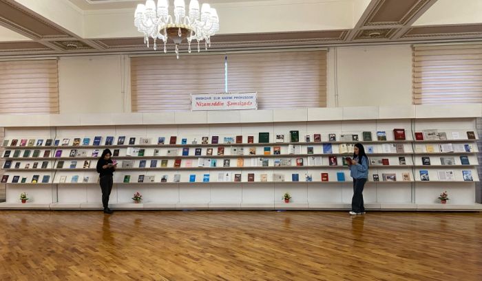 Nizaməddin Şəmsizadəyə həsr olunmuş kitab sərgisi açılıb Nizaməddin Şəmsizadəyə həsr olunmuş kitab sərgisi açılıb