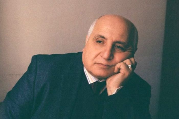 "Min bir mini -  esse dükanı" - silsiləsindən "Min bir mini -  esse dükanı" - silsiləsindən